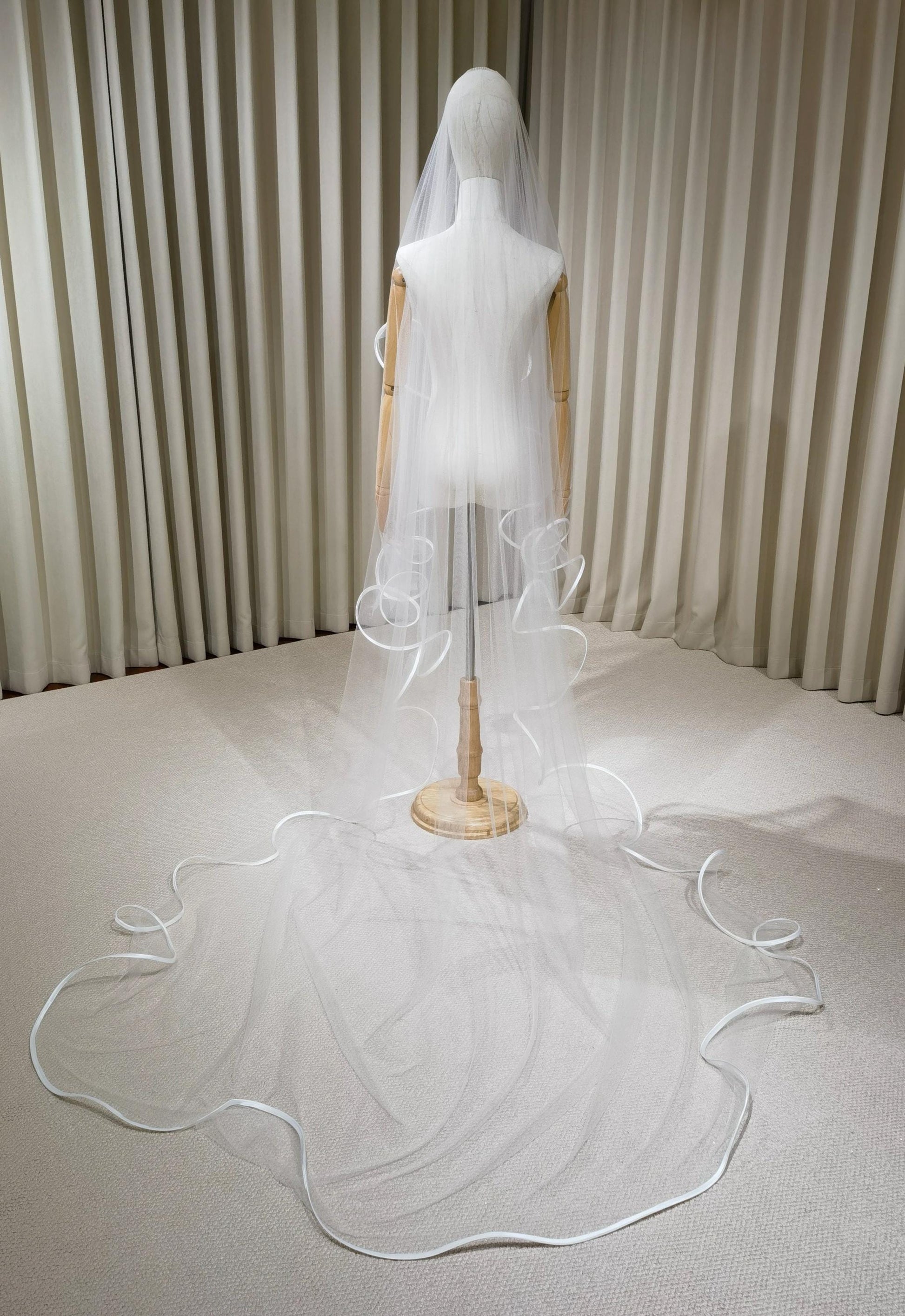 2 Tier Tulle Wedding Veil with Bouncy Satin Edge