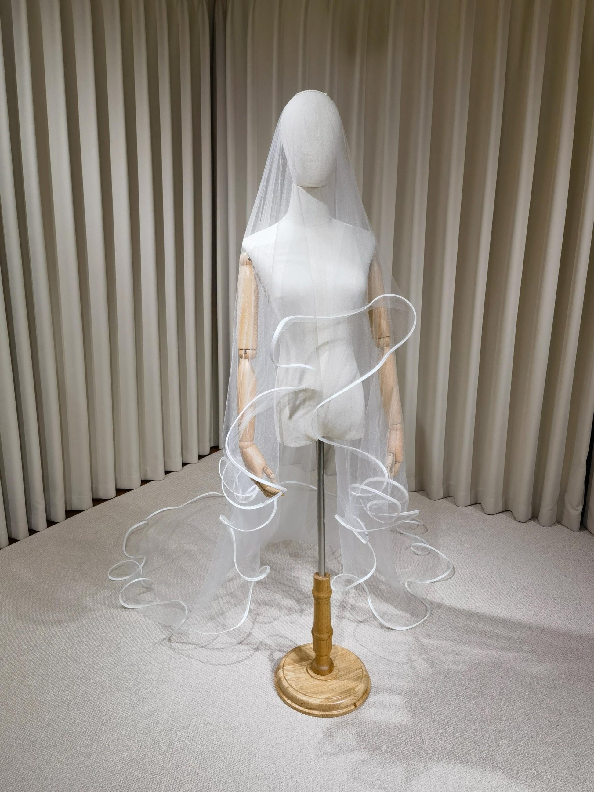 2 Tier Tulle Wedding Veil with Bouncy Satin Edge