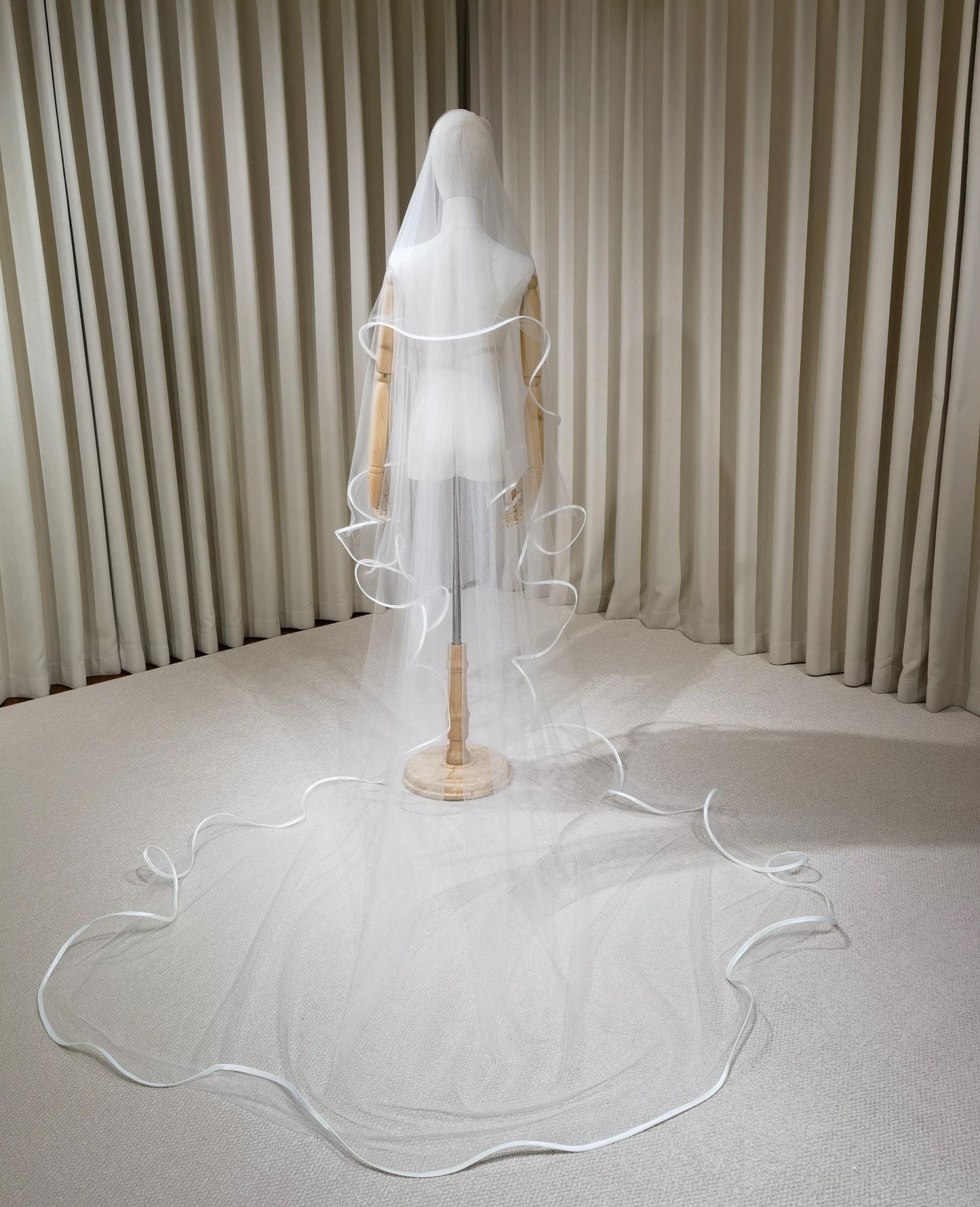 2 Tier Tulle Wedding Veil with Bouncy Satin Edge