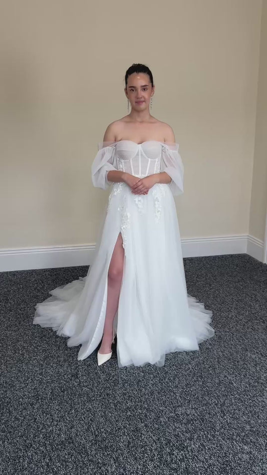 Linda | Puff Sleeve A-line Tulle Wedding Dress with Slit