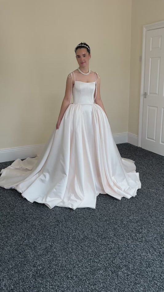 Lilibet | Sample dress