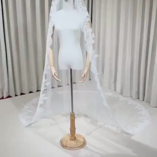 1 Tier Lace Trim Cathedral Wedding Veil